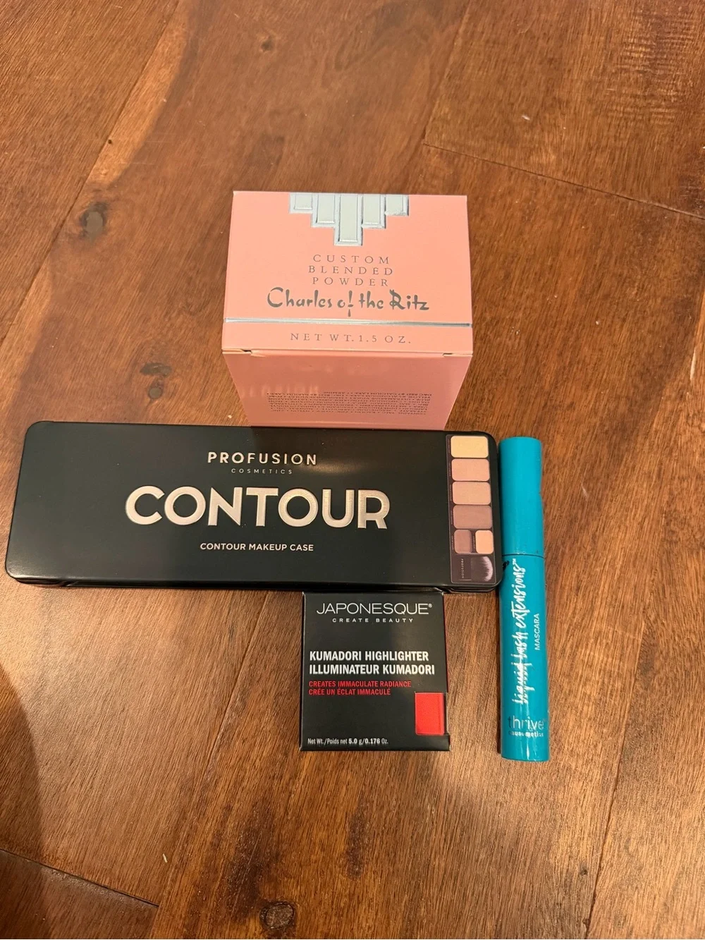 Profusion Cosmetics Contour Makeup Case - Charles powder, thrive, illuminator